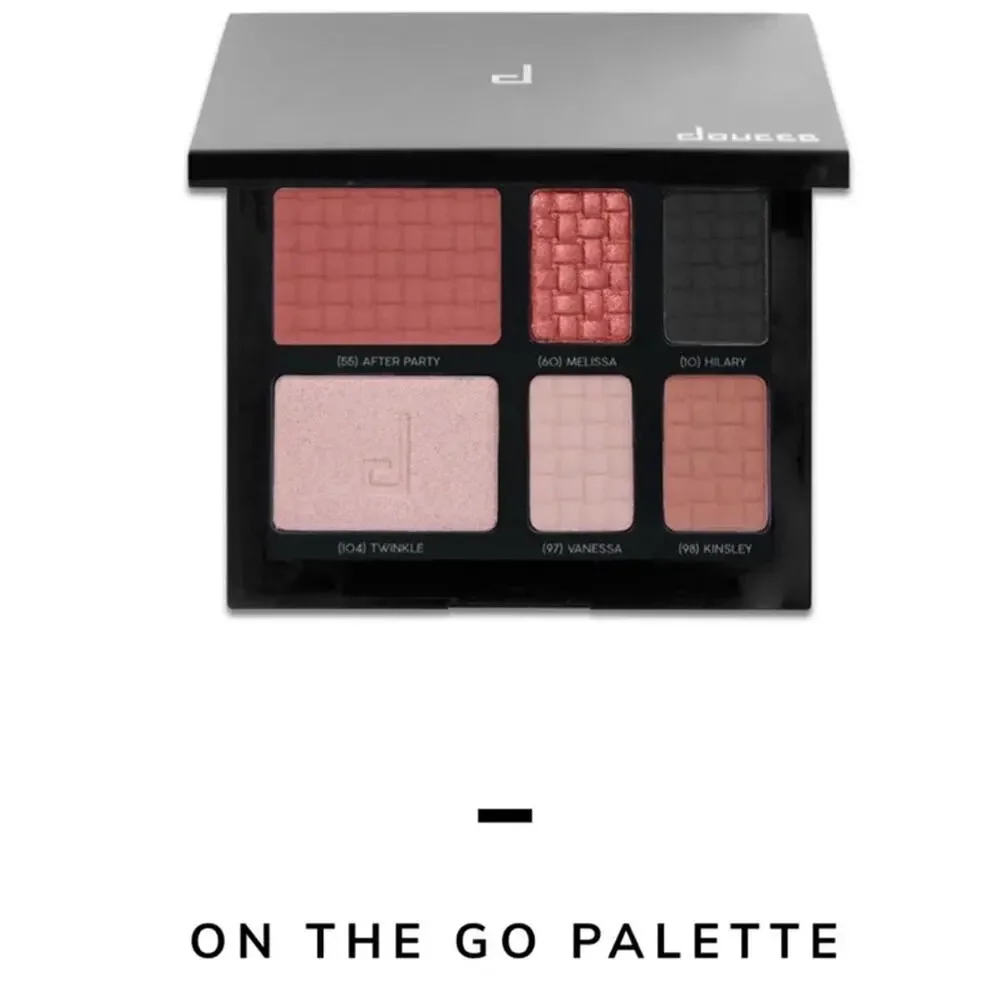 Doucce On The Go Palette Sealed Eyeshadow Blush Kit NEW